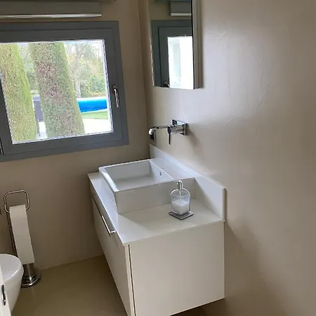 ヴィラ Piscina Besozzo